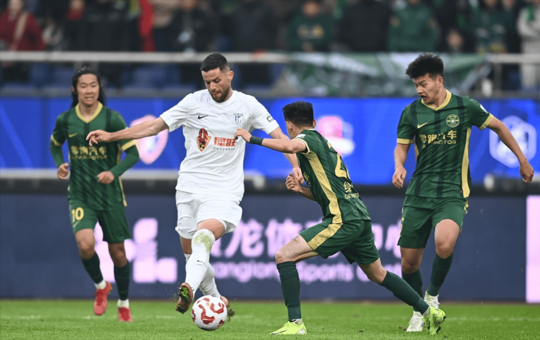 关于英超关键战走向成谜，浙江队再遭质疑，震撼外界，训练强度显著提升的信息