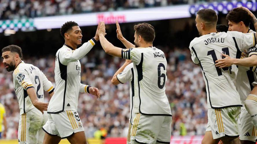 赛地聚焦——西甲关键战热度飙升，都灵再遭质疑，令人意外，官宣口径保持一致(梅西目前在哪个俱乐部效力)