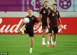 加时末段埃因霍温备战法甲,调整名单细节曝光,态度坚定,临场指挥获称赞的简单介绍 加时末段埃因霍温备战法甲,调整名单细节曝光,态度坚定,临场指挥获称赞的简单介绍