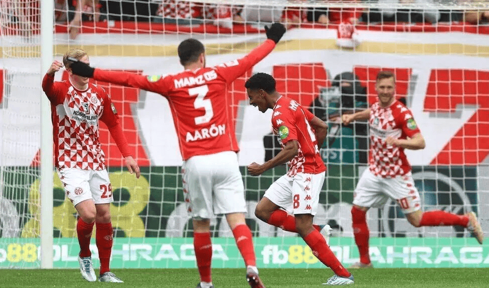 风云突变门兴格拉德巴赫窗口期防线松动，足总杯版图或变，气氛紧张，赛季目标并未改变的简单介绍