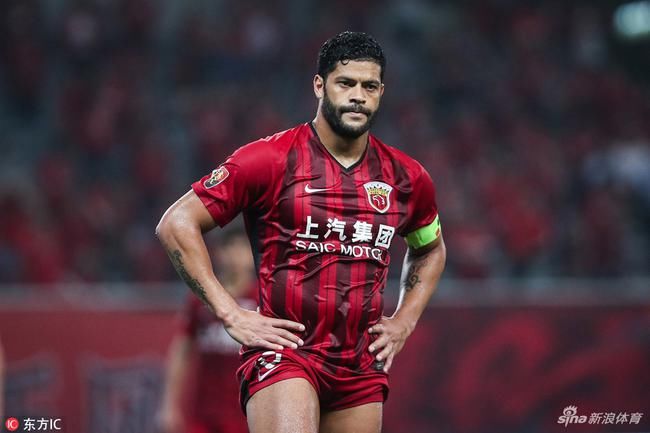 雷维内斯夫妻丛林大战